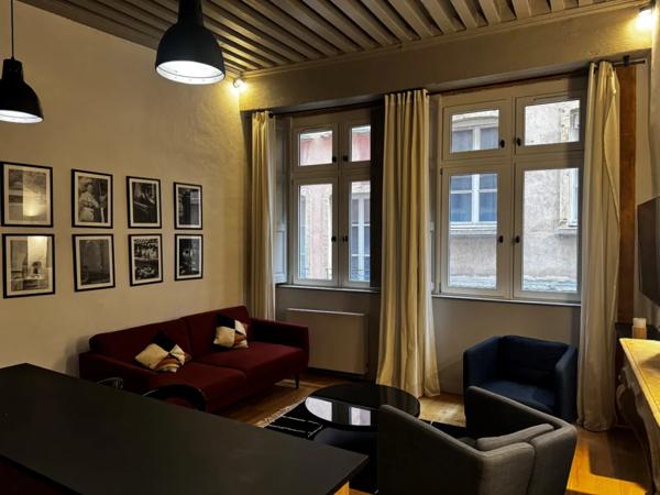 APPARTEMENT T2 A LOUER - LYON 5EME ARRONDISSEMENT Saint-Jean 49.59 m 2 1 070 € charges comprises par mois