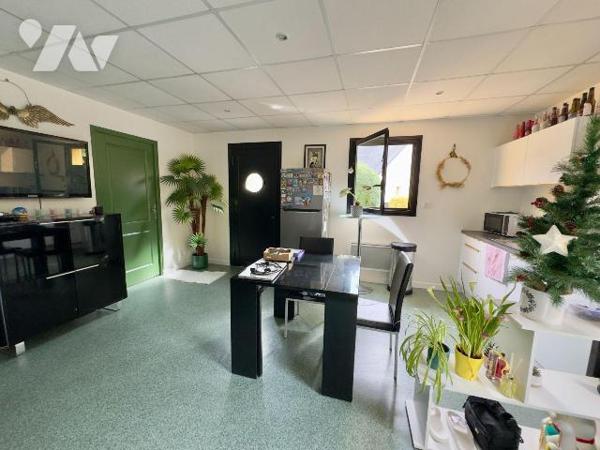NOUVEAUTÉ - ÉTUDE TRENTE CINQ NOTAIRES / SAINT-ARMEL (35230) - MAISON FAMILIALE AVEC PISCINE CH...