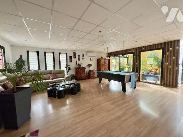 NOUVEAUTÉ - ÉTUDE TRENTE CINQ NOTAIRES / SAINT-ARMEL (35230) - MAISON FAMILIALE AVEC PISCINE CH...