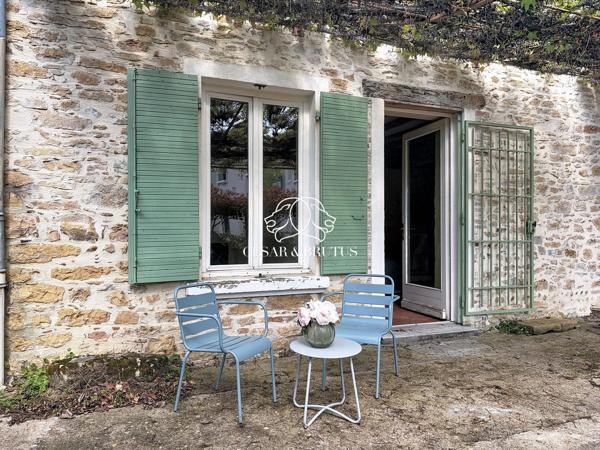 Maison familiale à FLEURIEU SUR SAONE