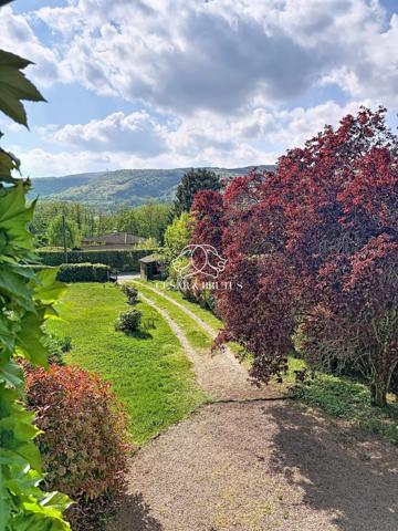 Maison familiale à FLEURIEU SUR SAONE