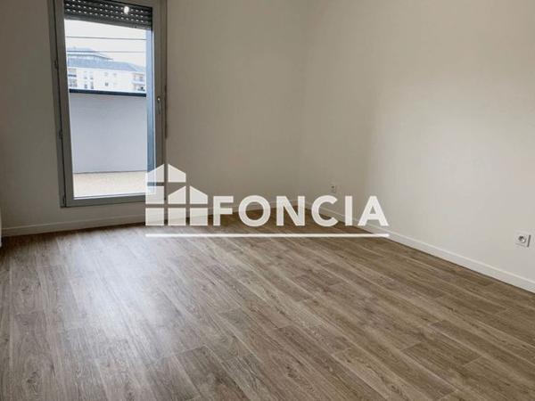 Location Appartement 3 pièces 60.45 m² - 2 RUE ANATOLE FRANCE Joue Les Tours 37300