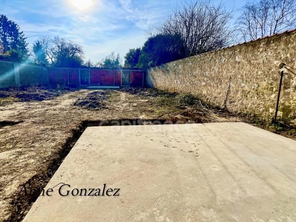 ORLEANS CENTRE, à vendre plateau d'appartement duplex de 122 m2 avec jardin de 97 m2 et place de parking et/ou garage box de 25m2