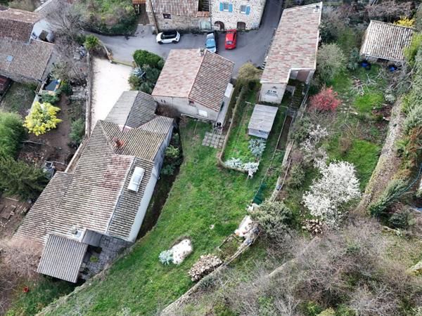 ENSEMBLE IMMOBILIER AVEC JARDIN