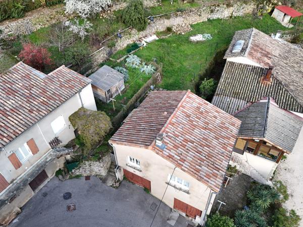 ENSEMBLE IMMOBILIER AVEC JARDIN