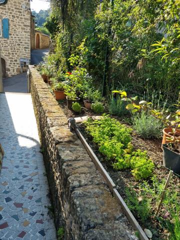 ENSEMBLE IMMOBILIER AVEC JARDIN