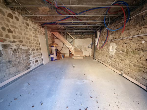 ENSEMBLE IMMOBILIER AVEC JARDIN