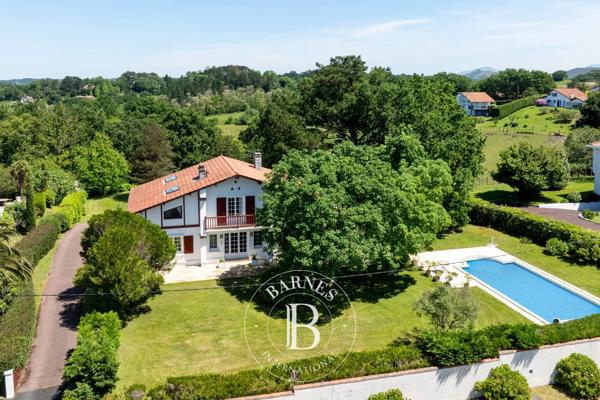 Urrugne, Maison 6 Chambres -  213 m² à vendre