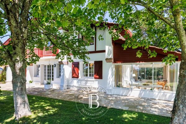 Urrugne, Maison 6 Chambres -  213 m² à vendre