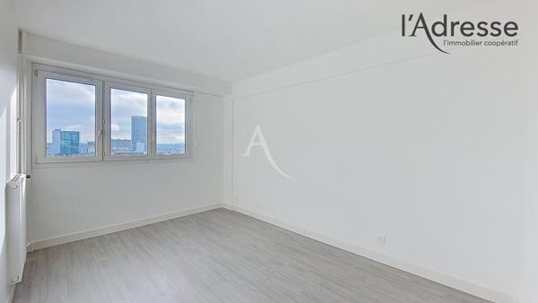 PUTEAUX/ Boieldieu - Appartement 4 pièces 101m² avec cave et parking