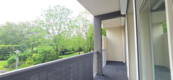 Bel appartement rénové Centre à pieds, cave, balcon et parking