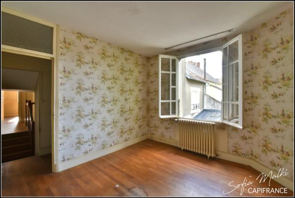 Maison à vendre 8 pièces PREVERANGES (18)