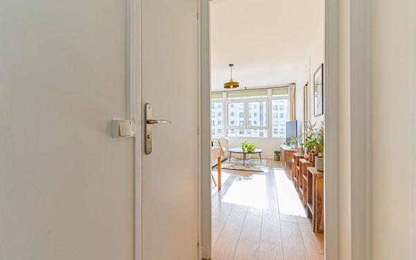 Appartement à vendre    3 pièces • 48 m2 Paris 11