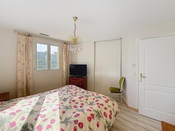 VILLA 163M2, JARDIN 806M2, LOTISSEMENT PRIVE