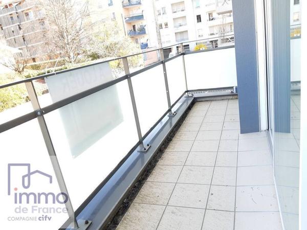 VOIRON / 3 rue Emile ZOLA.   "Villa Athena" Résidence neuve de 2019T3 de 68,30m² situé au 1er étage avec ascenseur et garage.