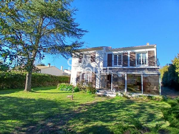 GRANDE MAISON Saint Pierre D Oleron, 10P, 5ch, 164m² SAINT PIERRE D OLERON