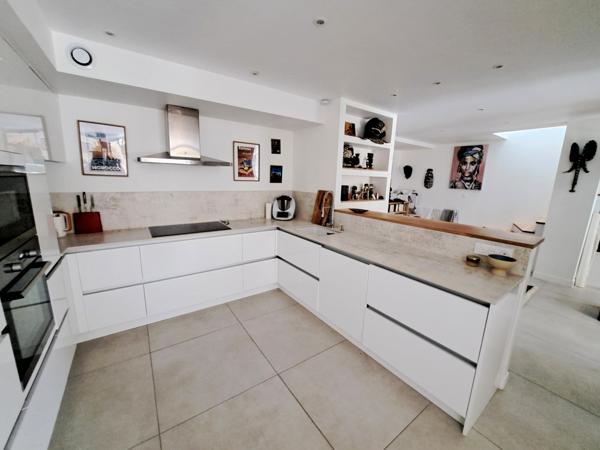 Bordeaux (33000) Superbe échoppe double rénovée avec jardin et piscine – Bordeaux centre