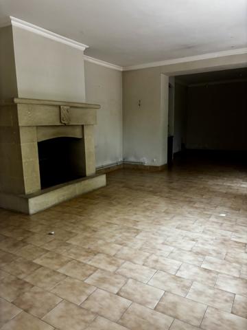 Maison de village 5 pièces 160 m2 , cour, dépendances et parking