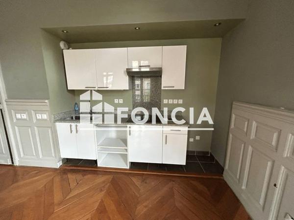 Location Appartement 3 pièces 75.3 m² - 11 AVENUE VICTOR HUGO Sete 34200