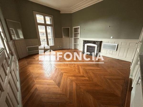 Location Appartement 3 pièces 75.3 m² - 11 AVENUE VICTOR HUGO Sete 34200