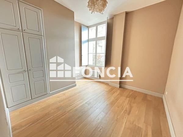 Location Appartement 3 pièces 75.3 m² - 11 AVENUE VICTOR HUGO Sete 34200