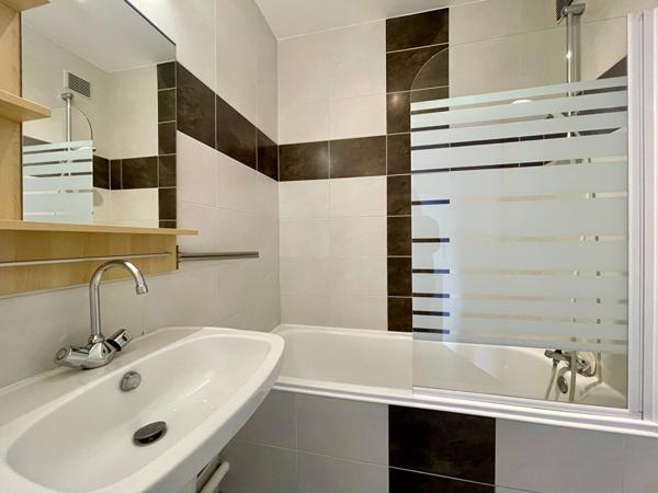 SUR LA COMMUNE DE NANCY - Dans résidence sécurisée - Appartement de 2 pièce(s) 47 m2