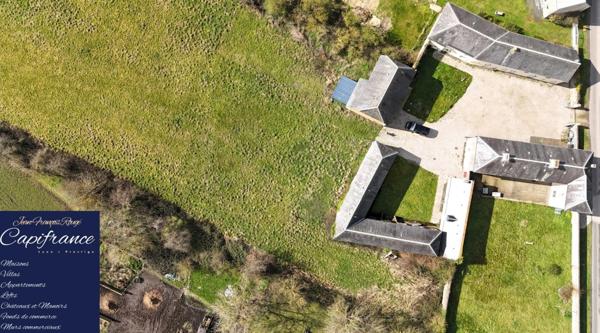 ISIGNY SUR MER, propriété divisée en trois habitations pour une surface de 330 m² avec boxs et dépendances !!!