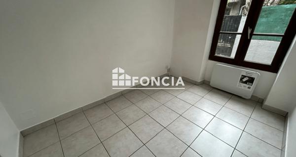 Location Appartement 3 pièces 36.93 m² - Villeneuve-saint-georges 94190