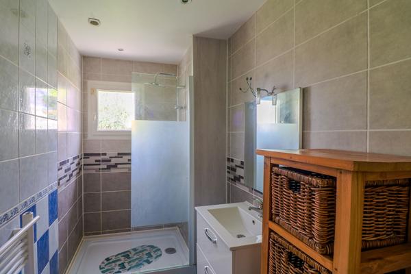 Maison Nevers, plain pied, 4 chambres, piscine, Jardin, double garage, 2H30 de Paris