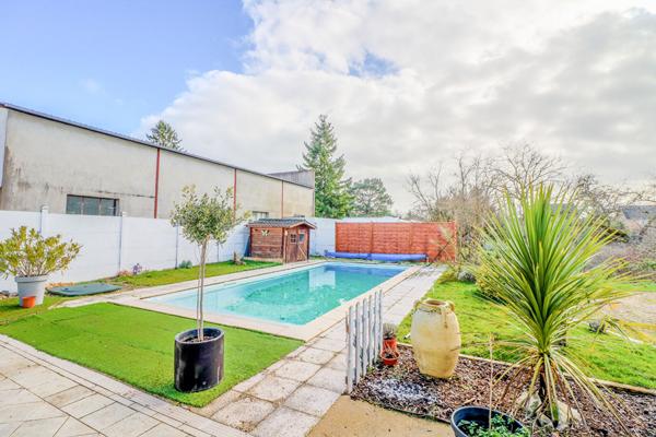 Maison Nevers, plain pied, 4 chambres, piscine, Jardin, double garage, 2H30 de Paris