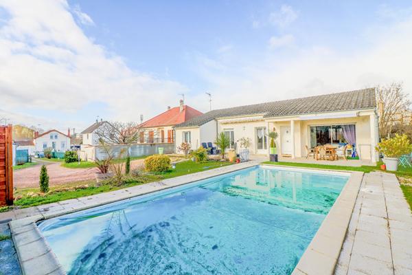 Maison Nevers, plain pied, 4 chambres, piscine, Jardin, double garage, 2H30 de Paris