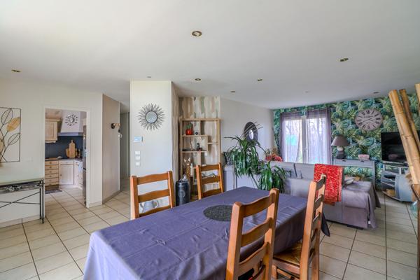 Maison Nevers, plain pied, 4 chambres, piscine, Jardin, double garage, 2H30 de Paris