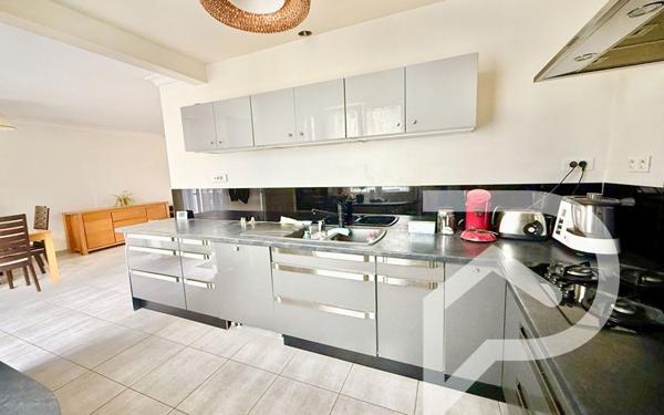 Maison à vendre    5 pièces •  Persan