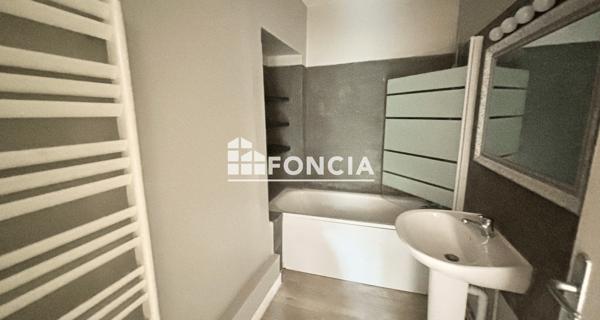 Location Appartement 3 pièces 80.25 m² - Romans-sur-isère 26100