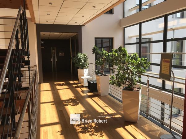Bureaux à louer à Saint-Priest environnement verdoyant accès autoroute A43