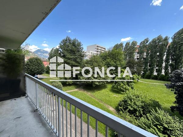 Location Studio 32.8 m² - 9 TER RUE DE NEW YORK Grenoble 38000