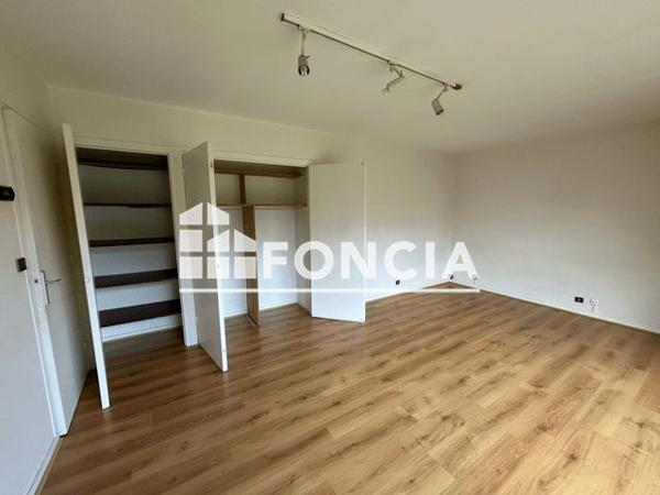 Location Studio 32.8 m² - 9 TER RUE DE NEW YORK Grenoble 38000
