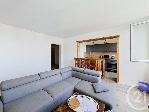 Appartement à vendre  4 pièces - 73,74 m 2   LE PETIT QUEVILLY  - 76