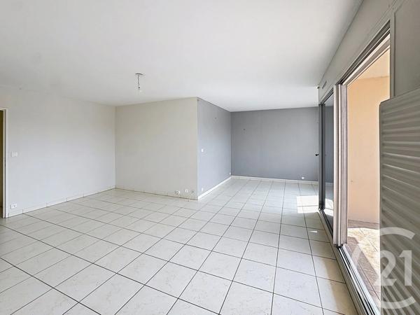 Appartement à vendre  4 pièces - 73,74 m 2   LE PETIT QUEVILLY  - 76