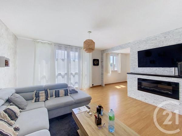 Appartement à vendre  4 pièces - 73,74 m 2   LE PETIT QUEVILLY  - 76