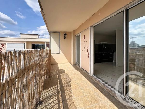 Appartement à vendre  4 pièces - 73,74 m 2   LE PETIT QUEVILLY  - 76