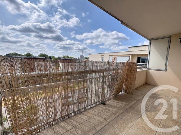 Appartement à vendre  4 pièces - 73,74 m 2   LE PETIT QUEVILLY  - 76