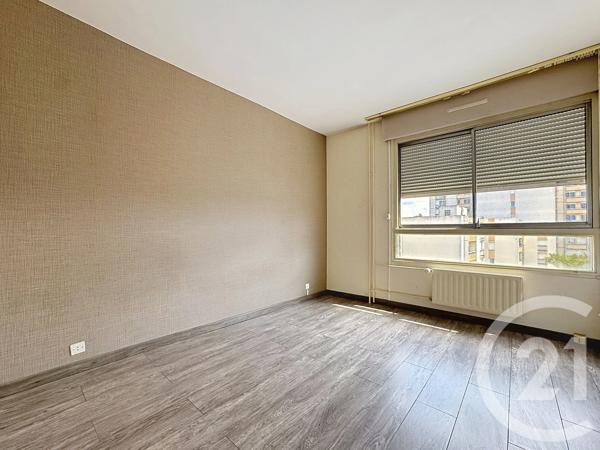 Appartement à vendre  4 pièces - 73,74 m 2   LE PETIT QUEVILLY  - 76