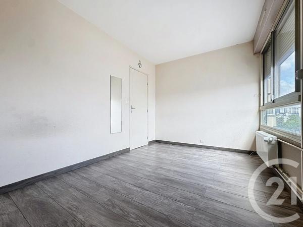 Appartement à vendre  4 pièces - 73,74 m 2   LE PETIT QUEVILLY  - 76