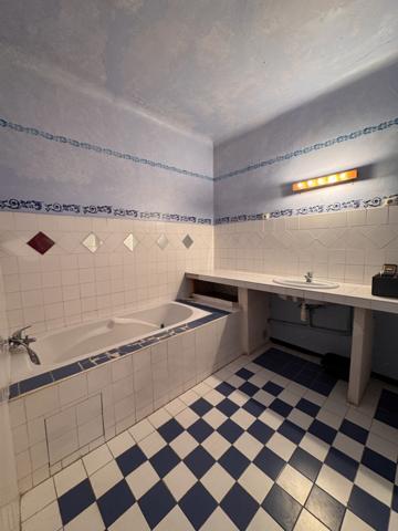 Draguignan (83300) Draguignan idéal investisseur - Fort potentiel de division - Appartement type 5/6 pièces