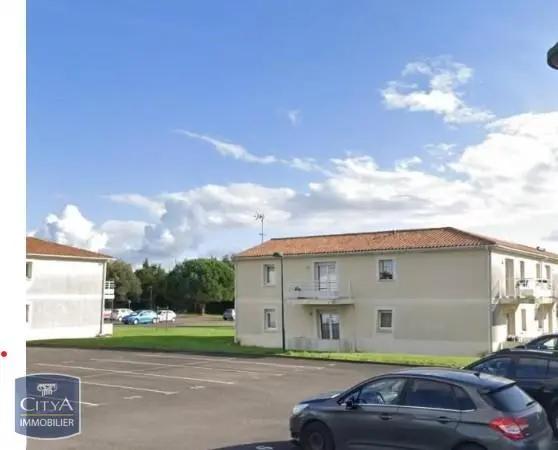 Appartement à louer 2 pièces 47.5m² Luçon (85400)