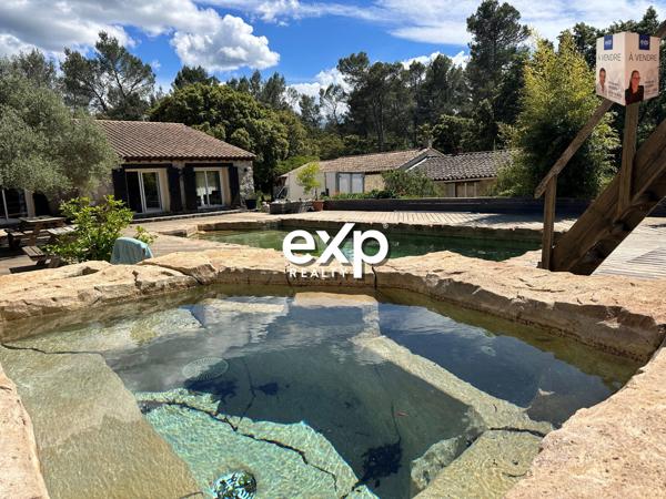 Exceptionnelle propriété de 366 m² composée de 4 habitations indépendantes avec piscine et jacuzzi à Pignans (83790).