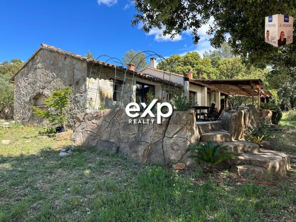 Exceptionnelle propriété de 366 m² composée de 4 habitations indépendantes avec piscine et jacuzzi à Pignans (83790).