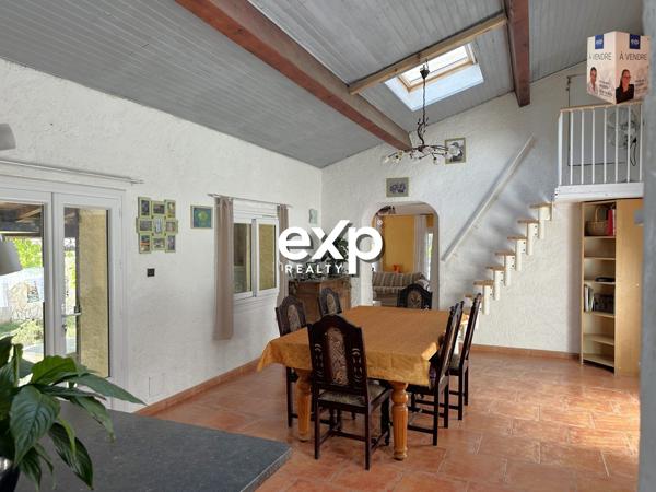 Exceptionnelle propriété de 366 m² composée de 4 habitations indépendantes avec piscine et jacuzzi à Pignans (83790).
