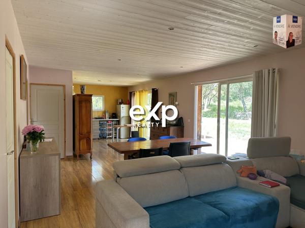 Exceptionnelle propriété de 366 m² composée de 4 habitations indépendantes avec piscine et jacuzzi à Pignans (83790).